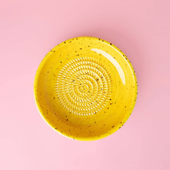 Garlic Grater Large - Yellow/White Cinnamon
