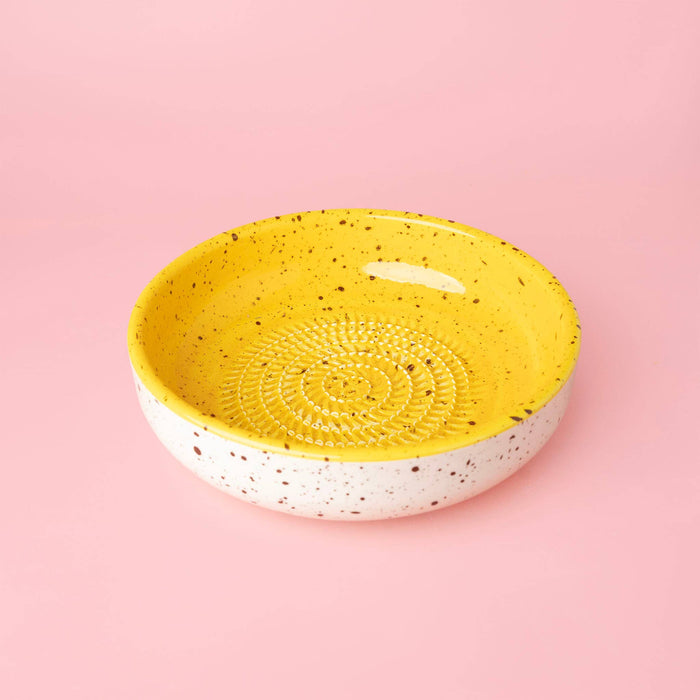 Garlic Grater Large - Yellow/White Cinnamon